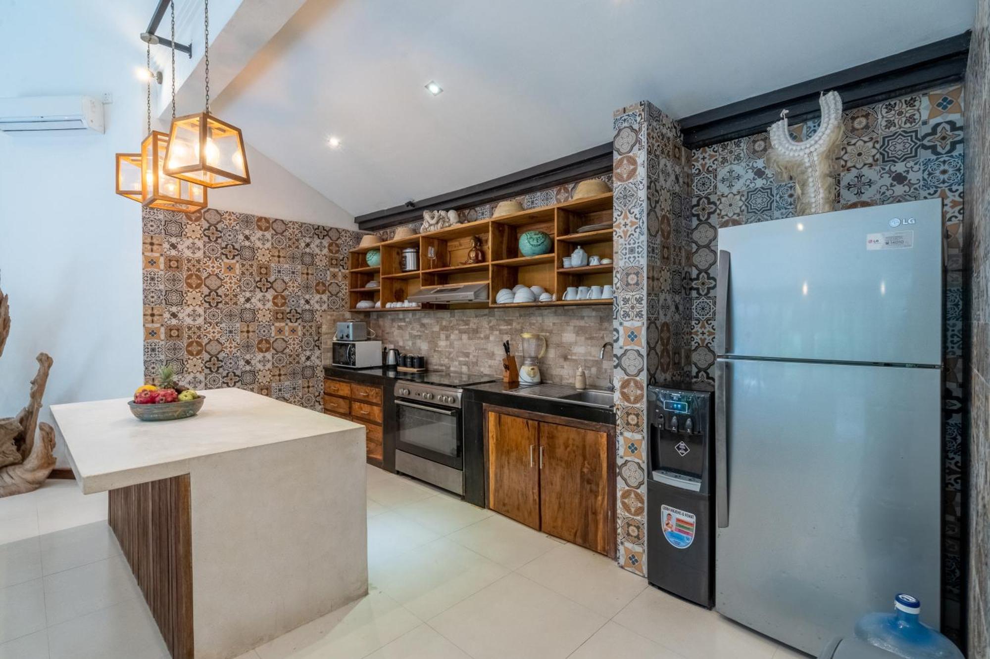 5 Bedroom With Pool At 5 Mnt To By Car Villa *