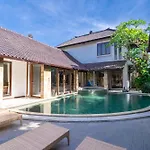 Villa 5 Bedroom With Pool At Seminyak 5 Mnt To Beach By Car