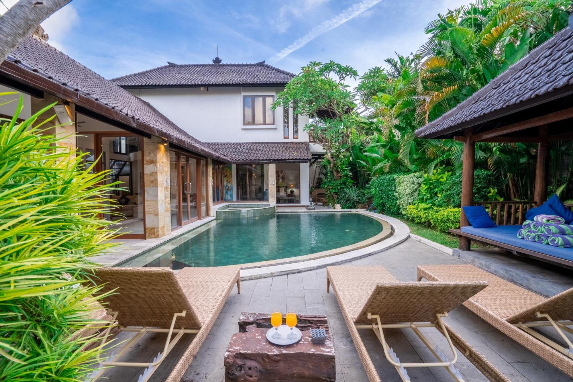 5 Bedroom With Pool At 5 Mnt To By Car Villa Seminyak (Bali)
