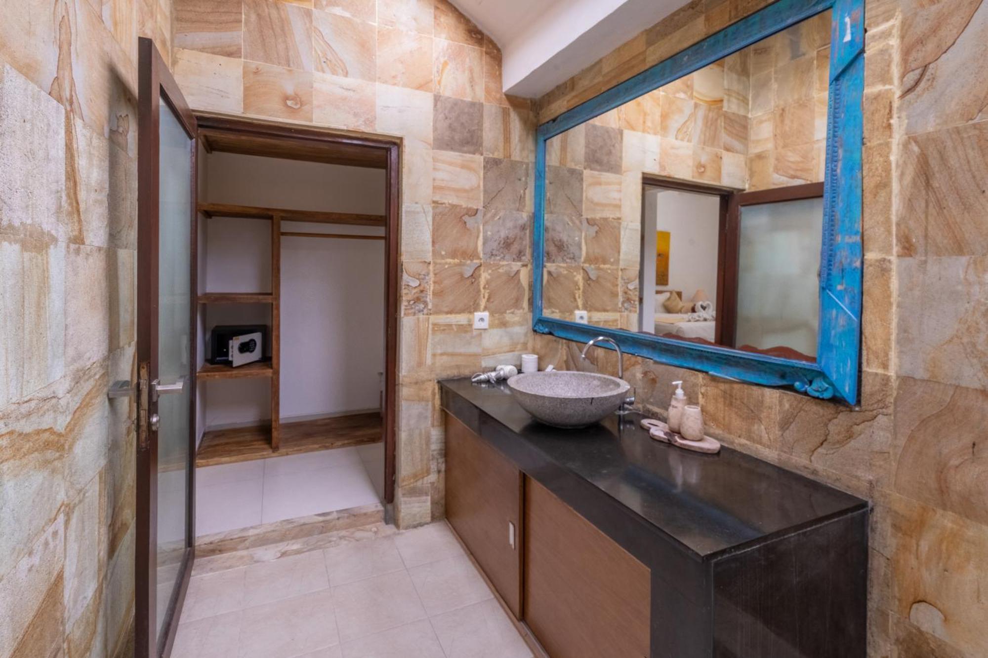 5 Bedroom With Pool At 5 Mnt To By Car